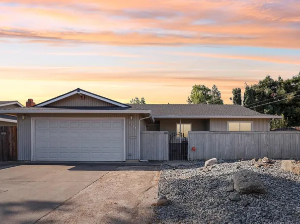 2326 W La Loma Dr, Rancho Cordova, CA 95670