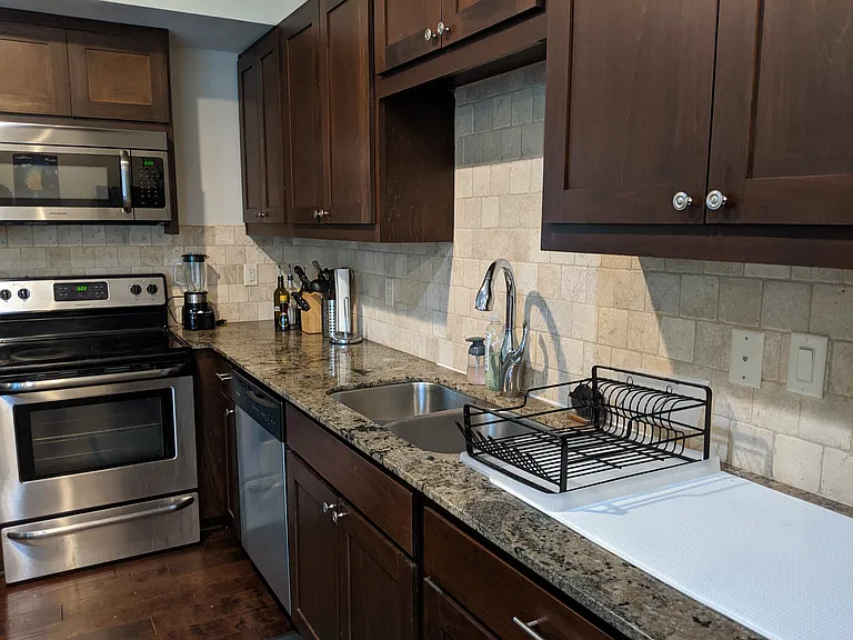 2708 San Pedro St #102 — Photo 10