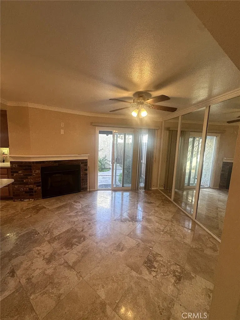 4 bed, 2.5 bath, 1691 sqft, $4,200 — Photo 3