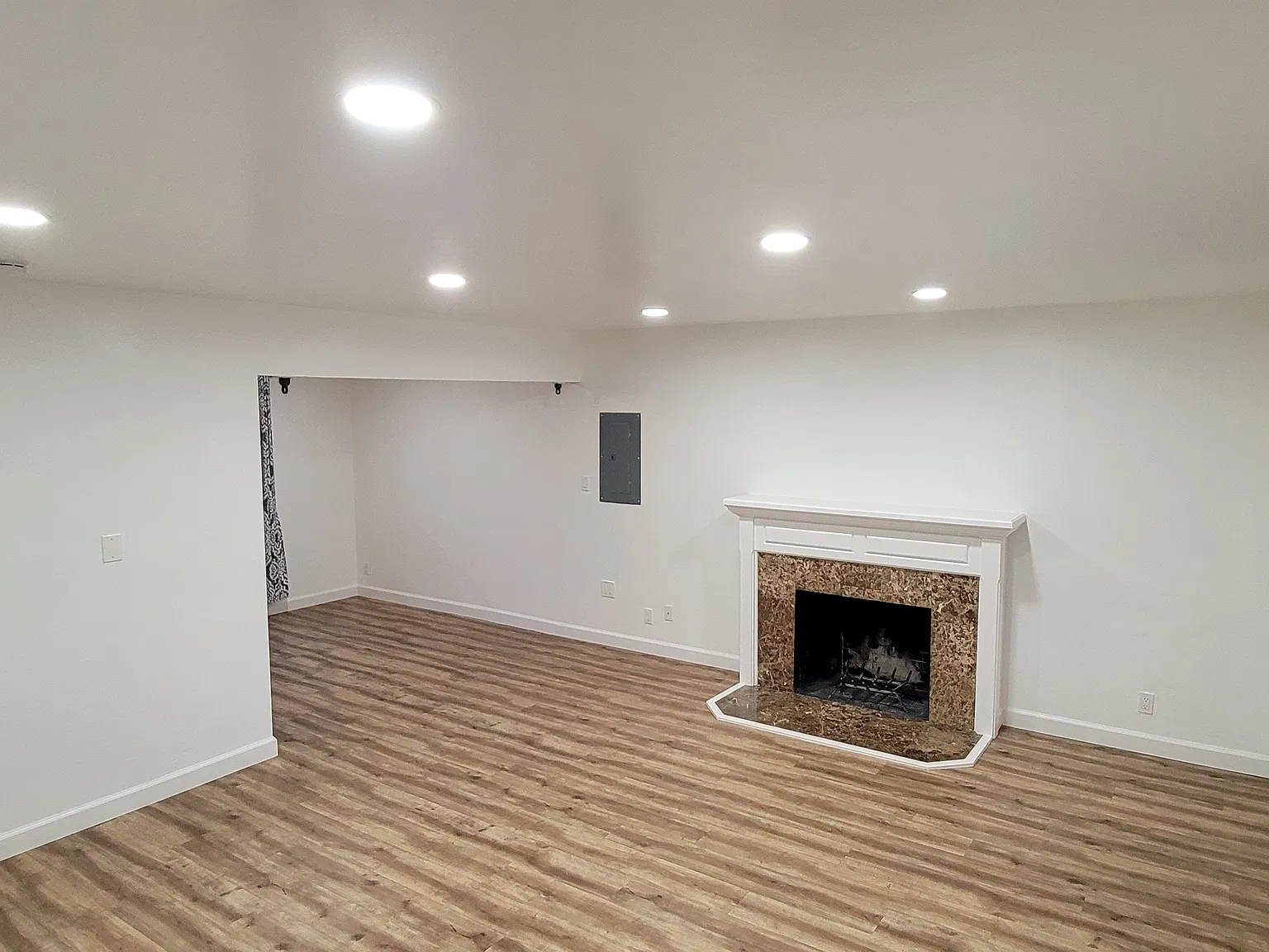 2 bed, 1100 sqft, $3,800 — Photo 2