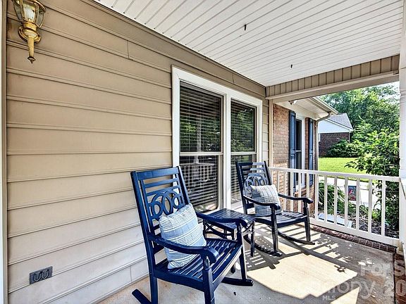 2nd image of 1101 Lightwood Dr