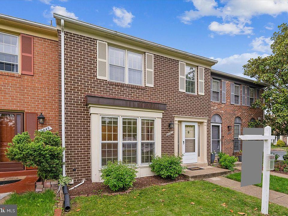 1st image of 2047 Featherwood St