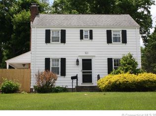 521 S Quaker Ln, West Hartford, CT 06110
