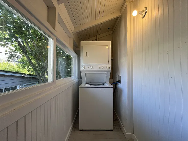 610 NE 79th Ave — Photo 27