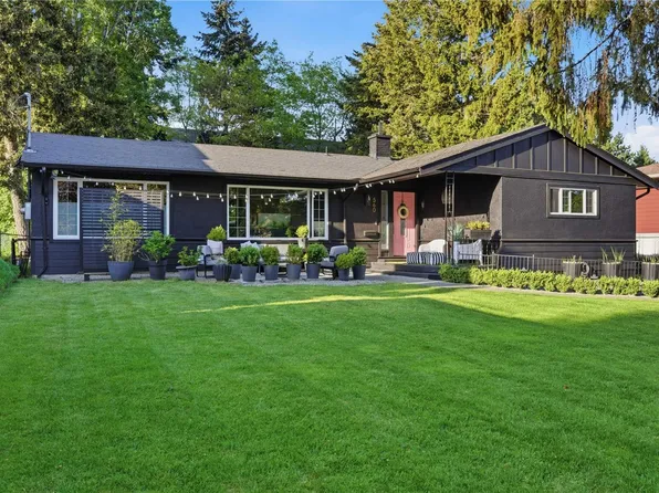 560 Kay St, Saanich, BC V8Z 2L3