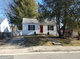 9 Edgewater Ter, Essex, MD 21221