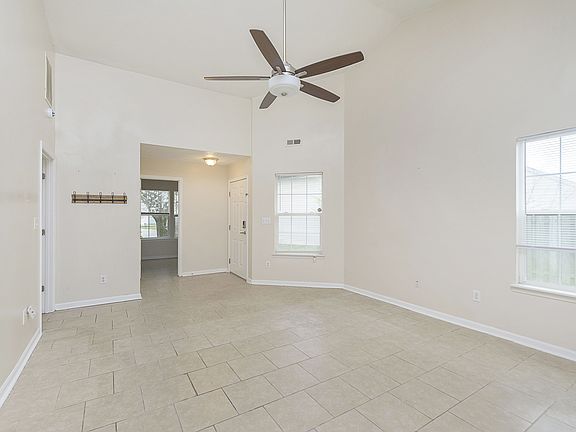 4th image of 10960 N Bellflower Ct