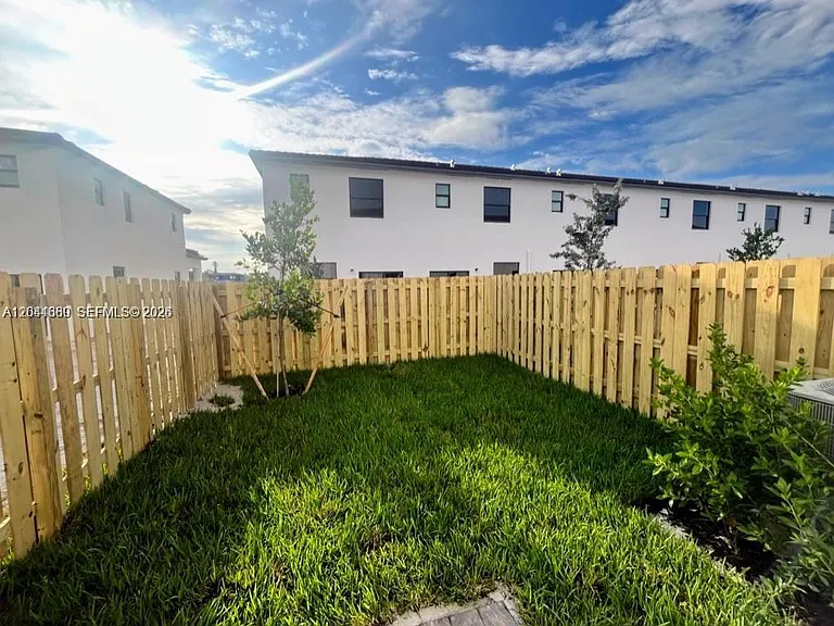 23251 SW 128th Ave — Photo 32