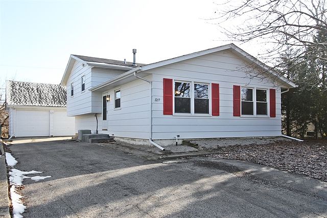 1st image of 1217 Lotus Dr