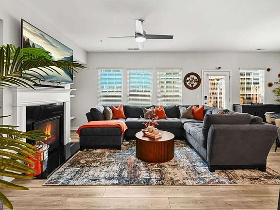 5th image of 195 Senna St