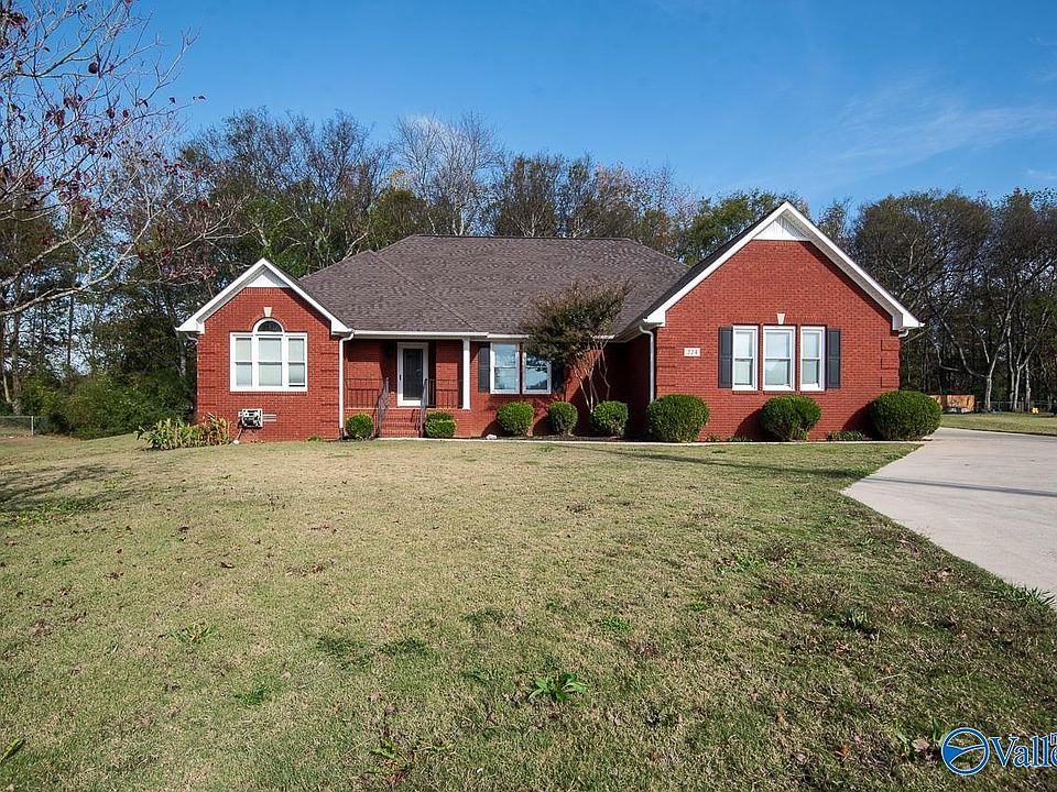1st image of 224 Darsey Ct