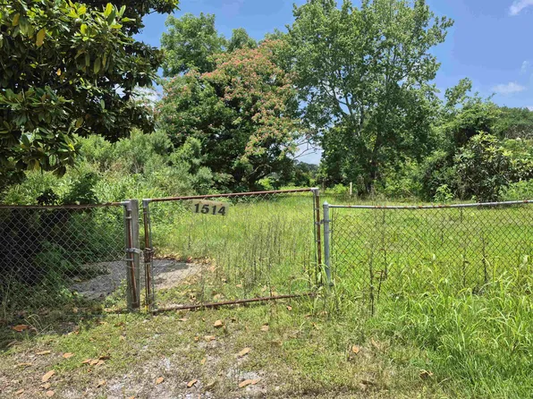 1514 4th St, Orange, TX 77630