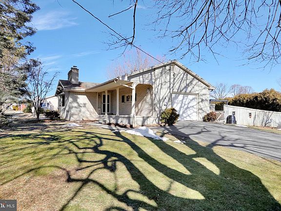 4th image of 13407 Linda Ln