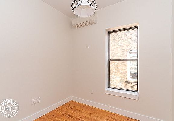 5th image of 1671 Lincoln Pl #5B
