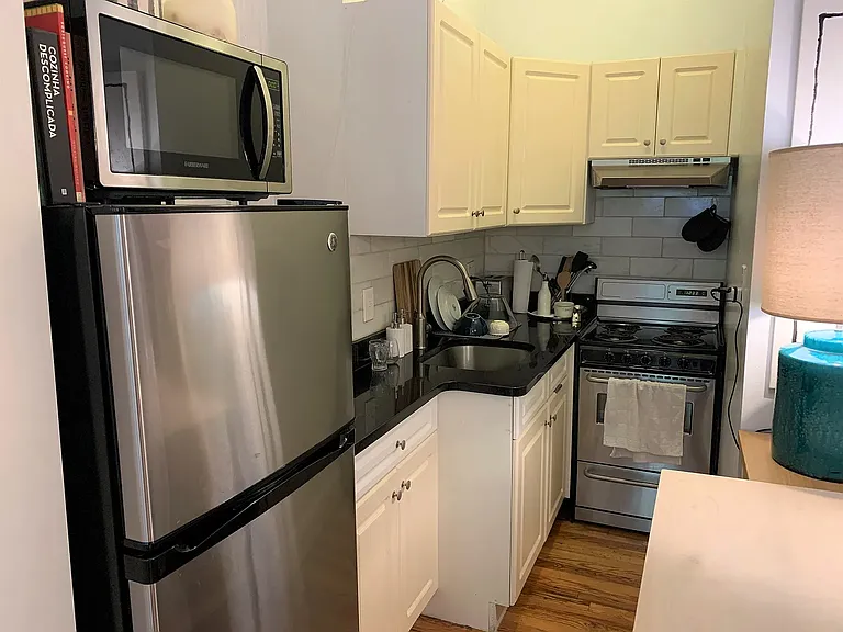 150 W 73rd St #3 — Photo 4