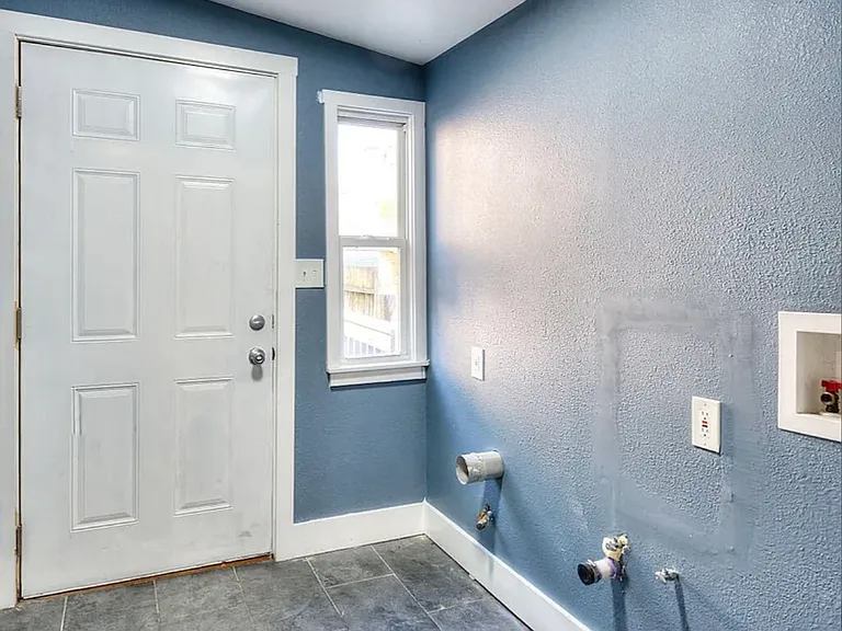 5661 Sohl Ave — Photo 19