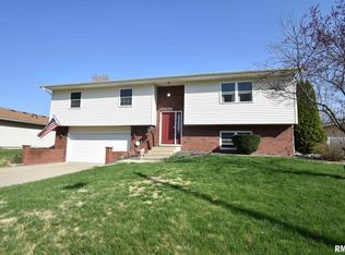 2712 Delaware Dr, Springfield, IL 62702