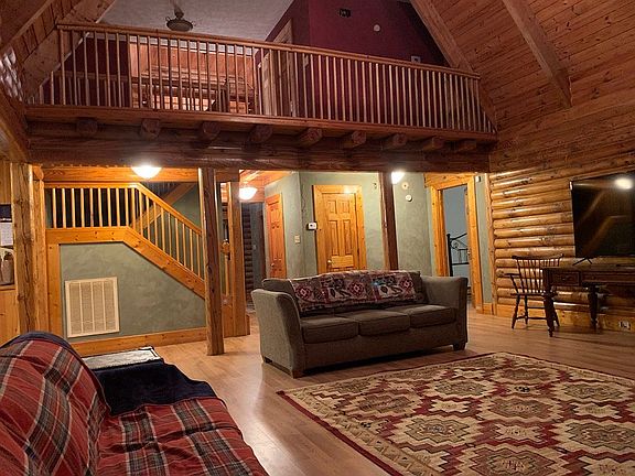 3rd image of 984 Mill Hole Rd