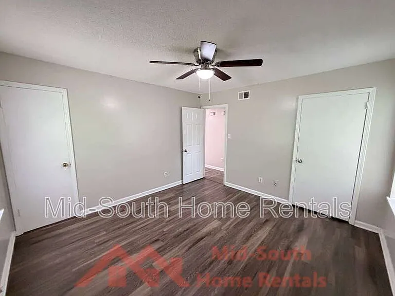 3829 Walsingham Dr — Photo 10