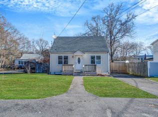 476 Revilo Avenue, Shirley, NY 11967