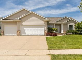 890 Alexis Ln, Marion, IA 52302