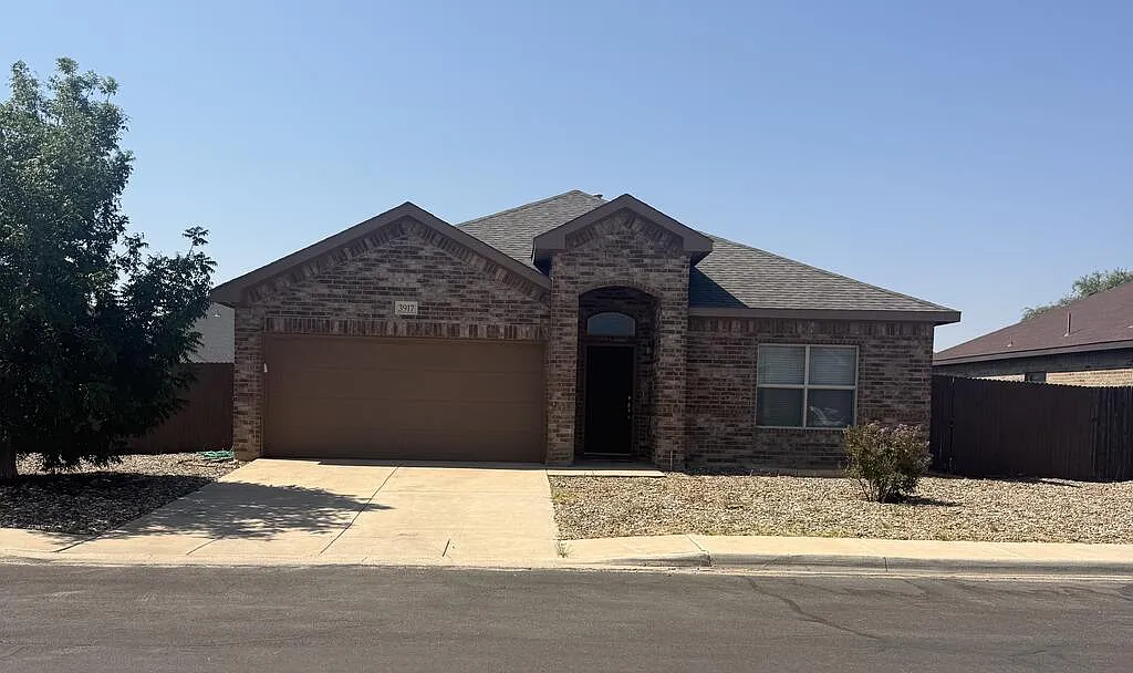 4 bed, 2.0 bath, 1580 sqft, $2,800 — Photo 1