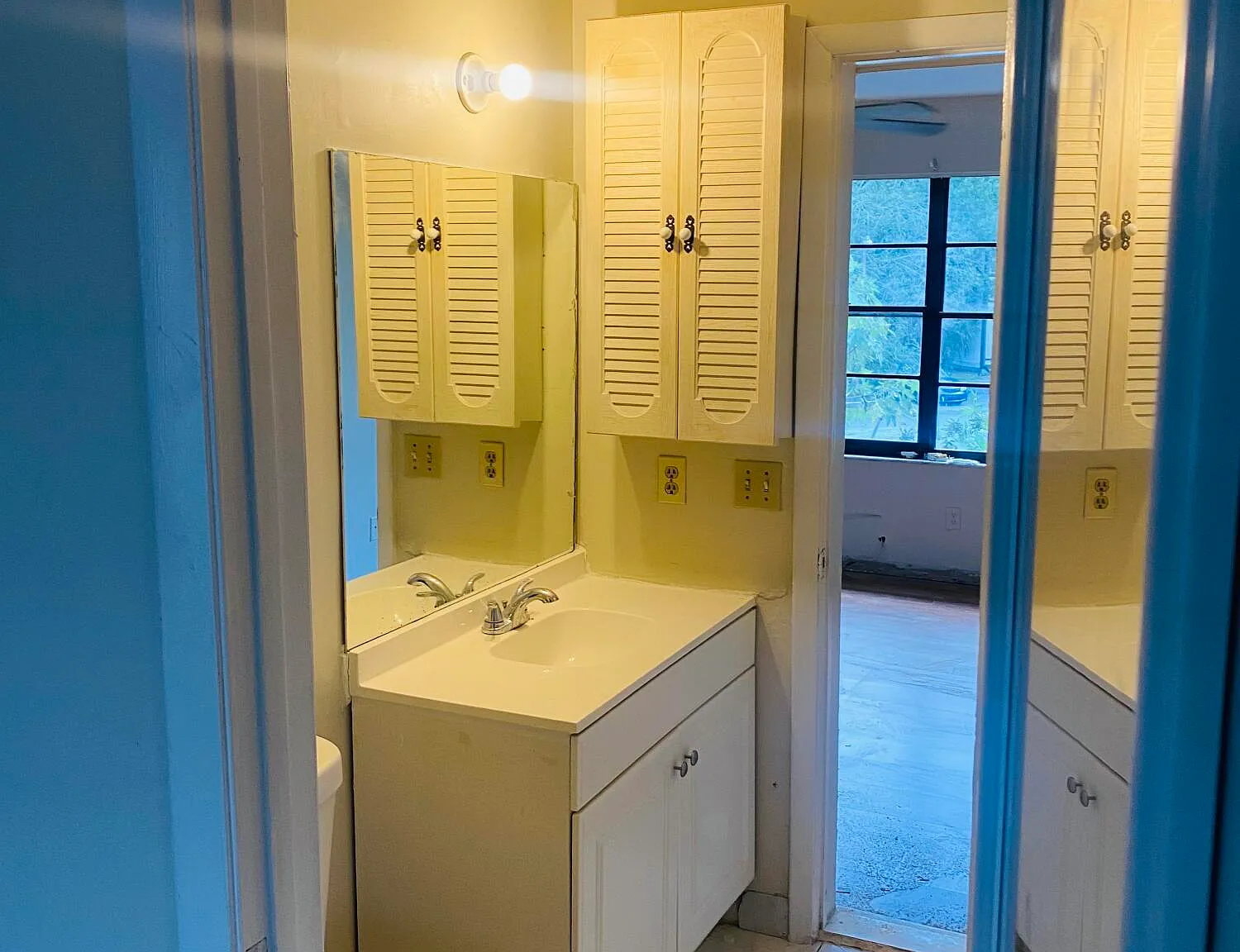 2 bed, 1.5 bath, 963 sqft, $1,900 — Photo 4