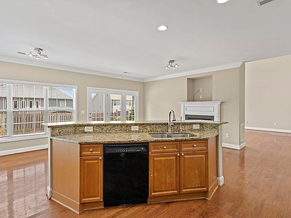 5th image of 320 Verdana Ct