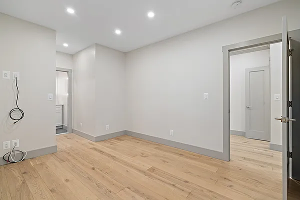 Rented by Compass | media 46