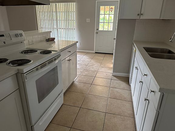 4th image of 14419 Flair Dr