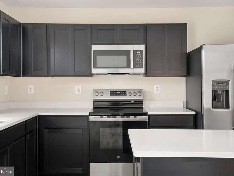 7263 Congressional Cir — Photo 17