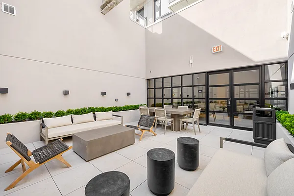 Rented by Watermark Capital Management LLC | media 17