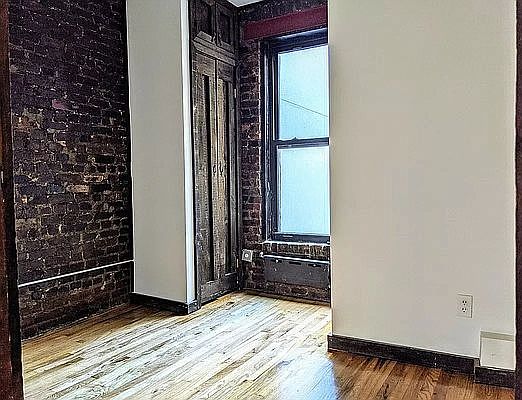 3rd image of 520 E 14th St APT 36