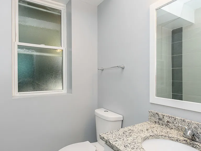 2163 N Bell Ave #CH1 — Photo 9