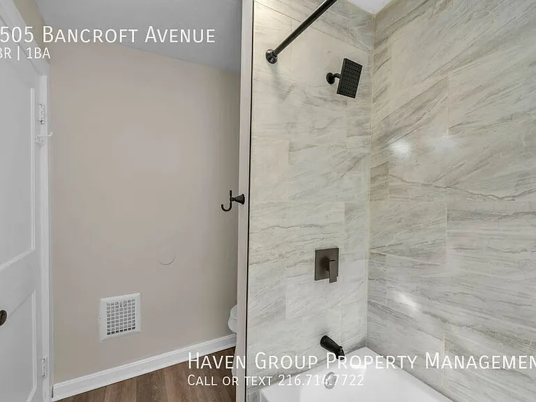 8505 Bancroft Ave — Photo 20