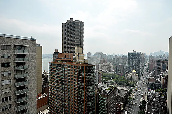 Rented by Sumitomo Real Estate Sales | media 1
