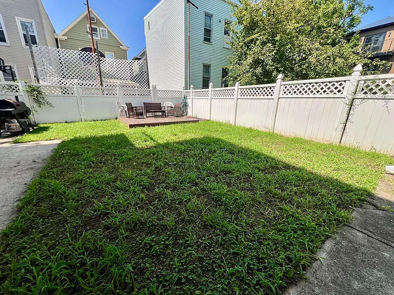 96 W 18th St — Photo 14