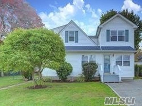 5 Lowell Pl Hicksville Ny 11801 Zillow