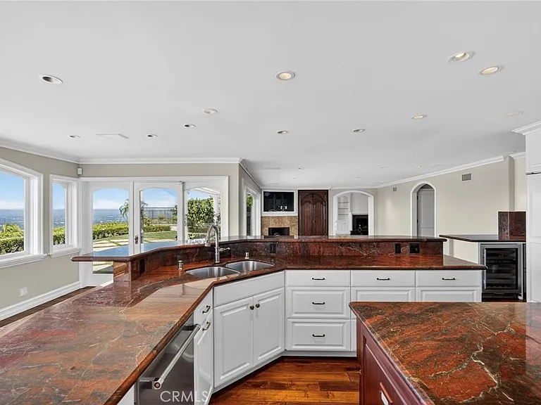 49 Cambria Dr — Photo 17
