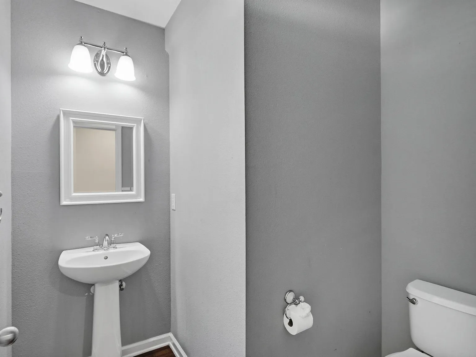 736 Rembrandt Avenue - 1 — Photo 4