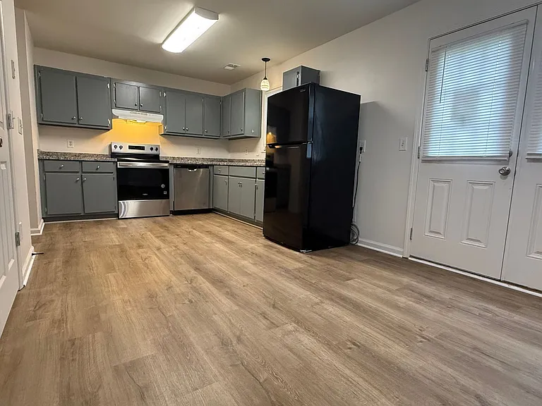 160 2nd St #110 — Photo 16