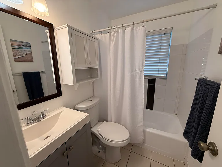 3226 NE 12th St #8 — Photo 11