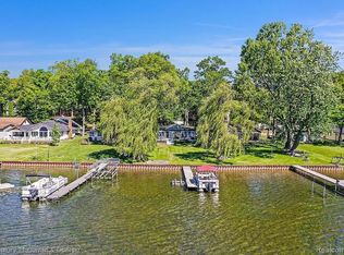 2662 Vineyard Ln, Brooklyn, MI 49230