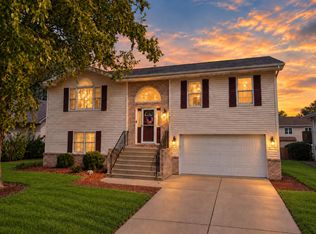 1602 Krame Dr, Crown Point, IN 46307