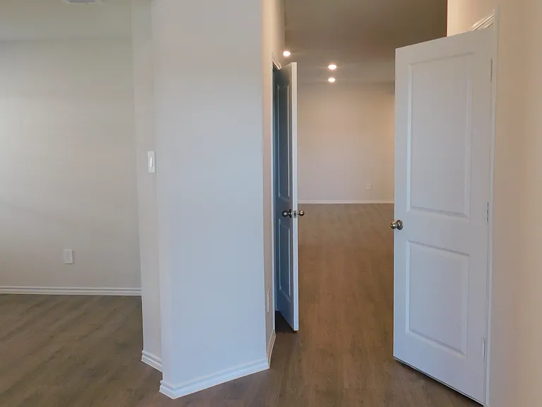 841 Wild Rose Way — Photo 5