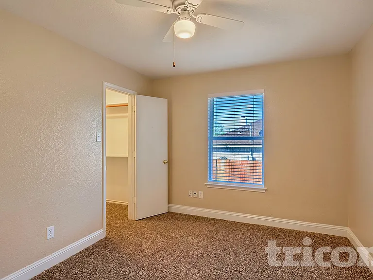 1023 Aries St — Photo 8