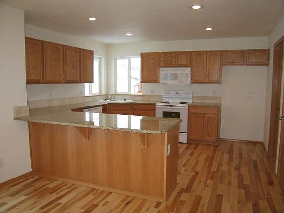 2nd image of 910 W Golden Hills Dr