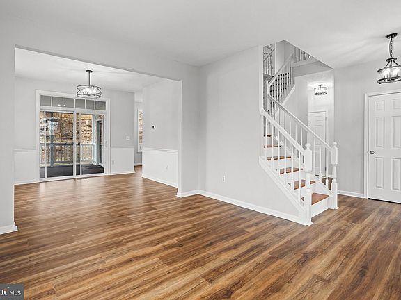 4th image of 8128 Bayview Hills Dr