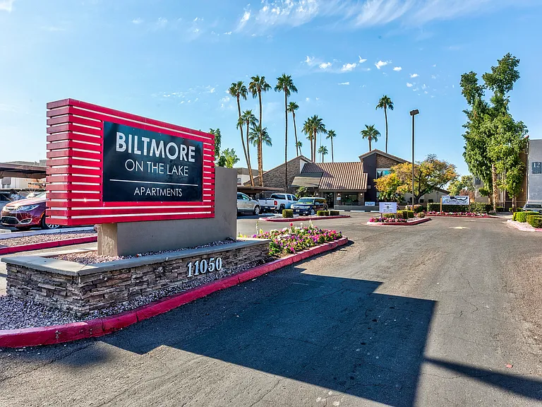 Biltmore on the Lake Apartments
