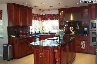 5th image of 200 Crescent Dr